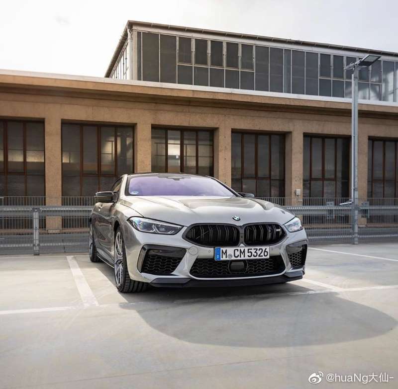 高清汽车美图：BMW M8 competition奥力给