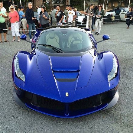 紫色法拉利LaFerrari，对比其他颜色一起欣赏才过瘾。