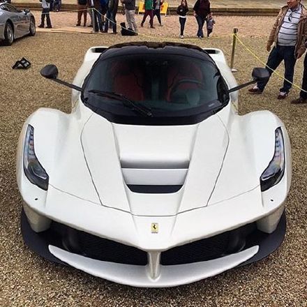 紫色法拉利LaFerrari，对比其他颜色一起欣赏才过瘾。