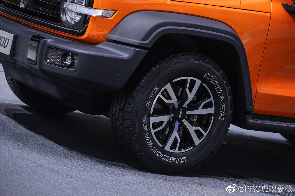 如履平地,所向披靡!坦克300 用豪华与科技让越野触手可及。