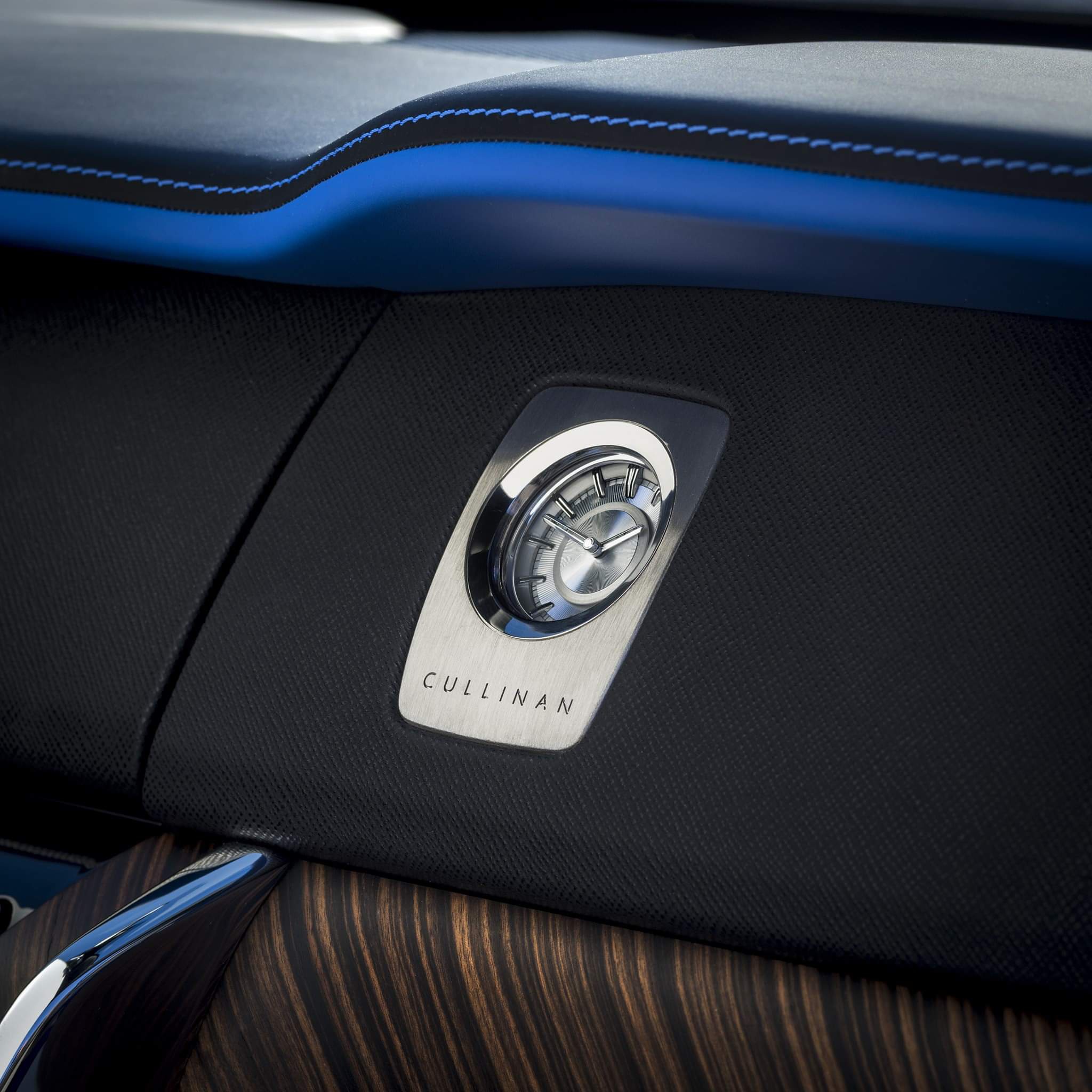 Rolls-Royce Cullinan 气场有输黑色么?