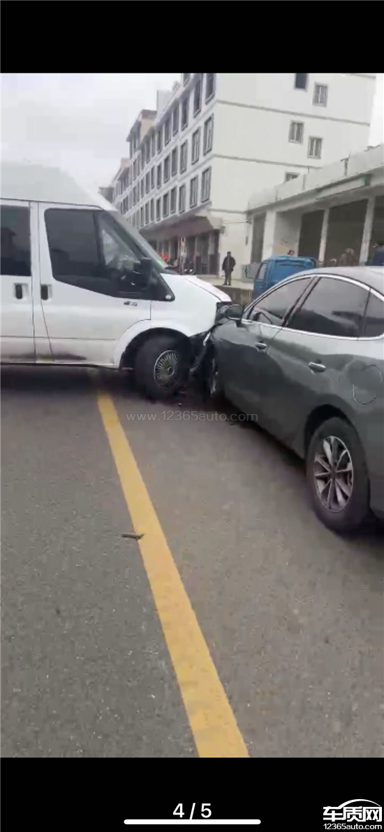 比亚迪驱逐舰05发生交通事故 <em>气囊</em>未弹出