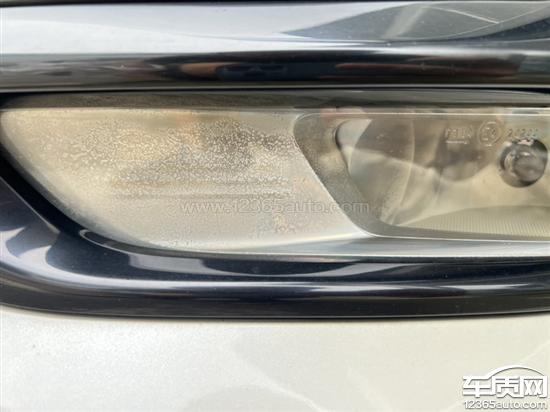 东风日产轩逸两侧<em>前雾灯</em>老化严重亮度低