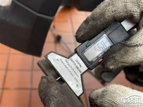 MINI后<em>刹车</em><em>片</em>偏磨 要求厂家处理