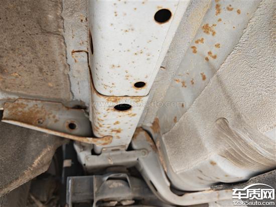 东风本田CR-<em>V</em><em>车</em>辆底盘<em>大梁</em>大面积生锈