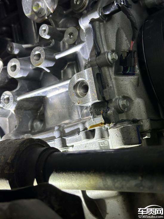 长安逸动发动机前<em>曲轴</em>箱盖漏油