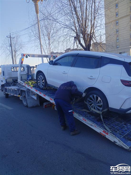 吉利远景X6<em>离合</em><em>器</em>踏板不回弹 无法挂挡