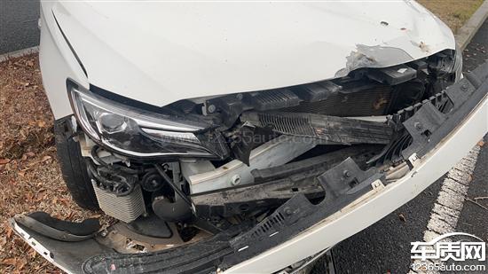 别克英朗发生严重事故安全<em>气囊</em>未弹出