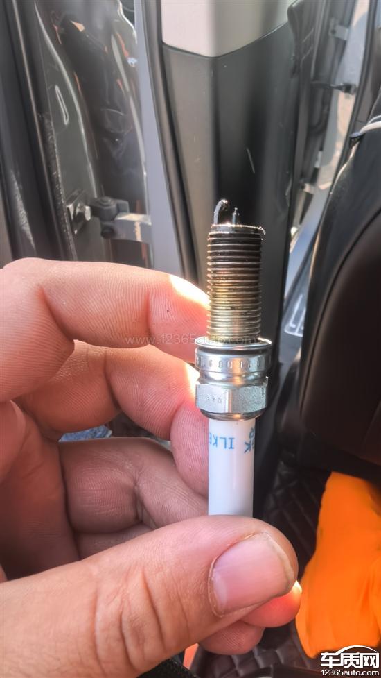 坦克300<em>火花</em><em>塞</em>断裂导致发动机损坏