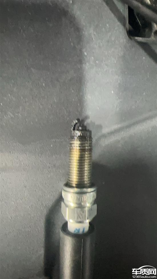 东风雪铁龙凡尔赛C5 X<em>火花</em><em>塞</em>烧蚀严重