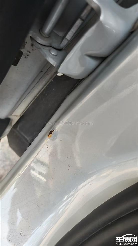 比亚迪元PLUS车辆<em>A</em><em>柱</em>生锈严重 态度极差