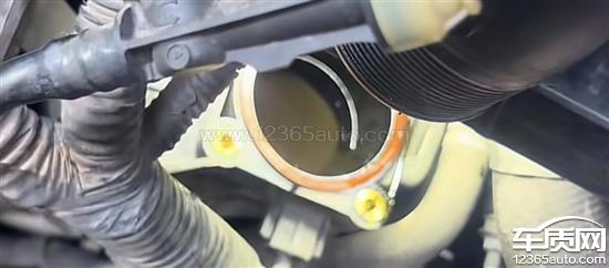 长安福特翼虎<em>进气</em><em>歧管</em>大量机油导致抖动