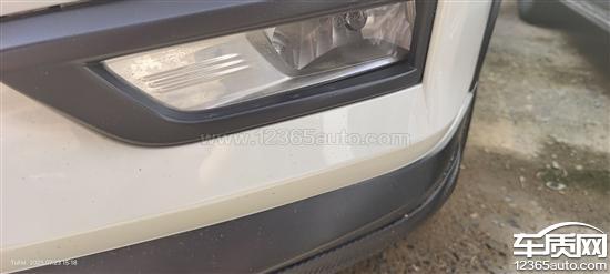 东风日产奇骏·荣耀左<em>前雾灯</em>内部氧化