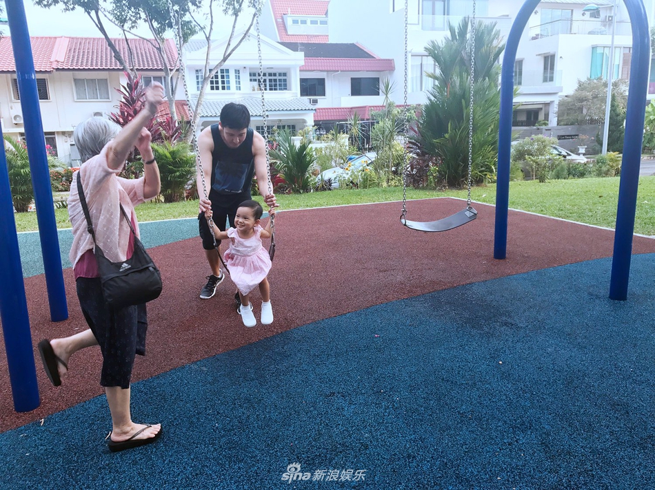 父亲陪伴女儿玩的句子?青春友情陪伴句子唯美