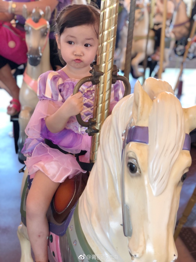 恶搞视频娃娃,恶搞视频突然蹦出鬼