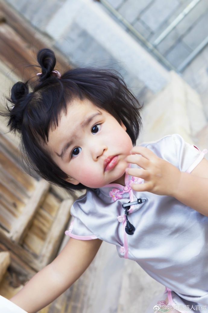 包贝尔女儿饺子表情包一绝