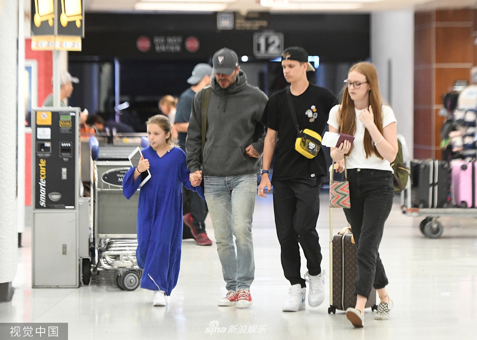 蓝小爸童装 c6f0-iafwsqp1490417.jpg