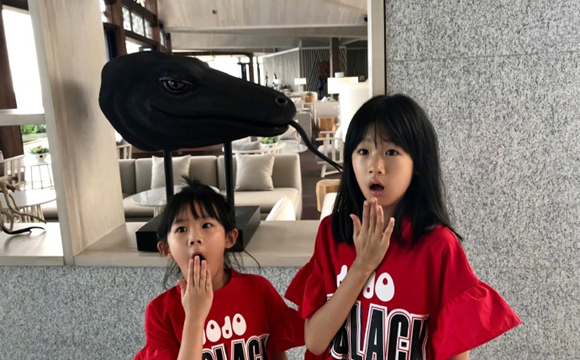 陆毅鲍蕾贝儿一家 f392-hzfekep9319553.jpg