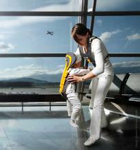 #母婴关注#【妈妈#为买婴儿票被拒登机#】施