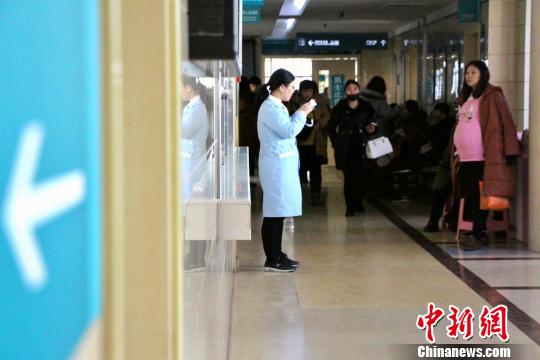 “全面二孩”政策放开三年后,曾被称为中国“最敢生”省份的山东二孩生育热潮正在降温。 赵晓 摄