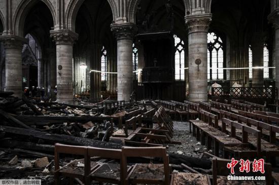 资料图：被烧毁的巴黎圣母院。