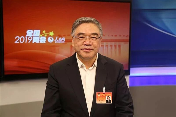 代表委员谈学习类APP:为进校园设过渡期 建黑