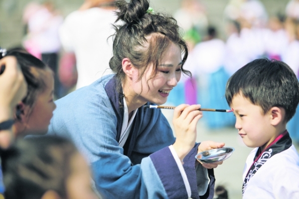 ����У��Сѧ���ڿ�ѧ�����鿪����