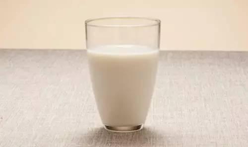 母乳喂养宝宝如何接受奶瓶?