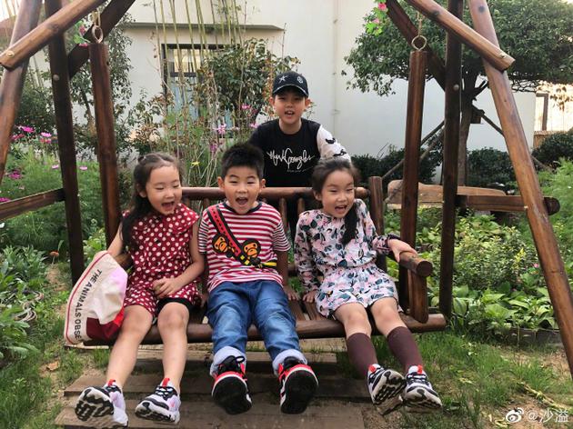 新葡京分分彩赚钱诀窍,安吉小鱼儿和小伙伴
