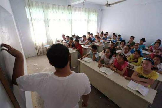 安徽合肥:严禁校外培训机构聘用在职中小学教