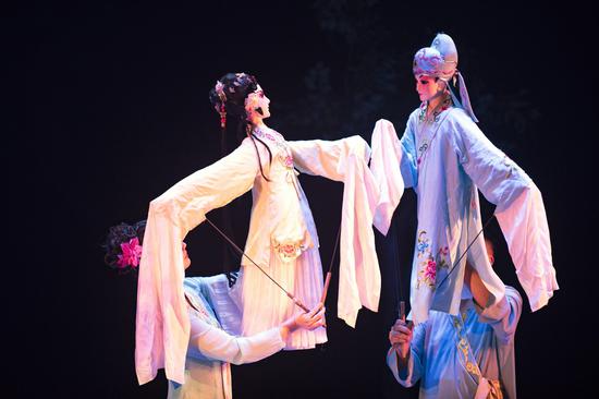 图为:演出剧照