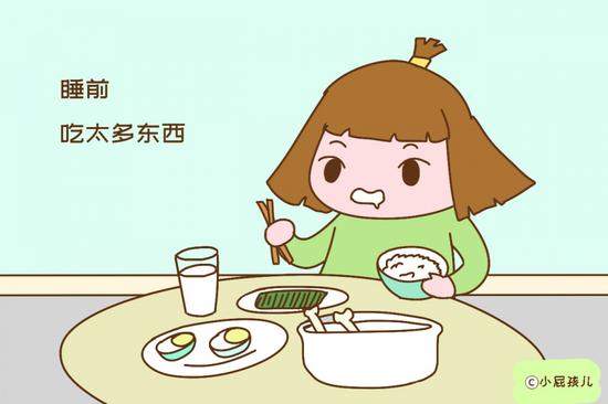 控制孩子睡前吃太多东西
