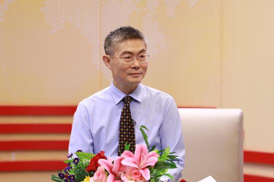 北京和睦家医院 睡眠医学中心及耳鼻喉科主任、主任医师林忠辉