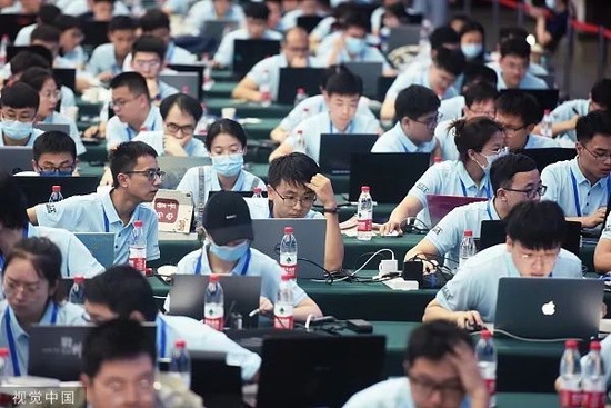杭州：第五届中国研究生创“芯”大赛决赛开幕。图源：视觉中国