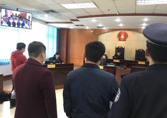 北京一国际幼儿园聘请无资质外教 员工买假证