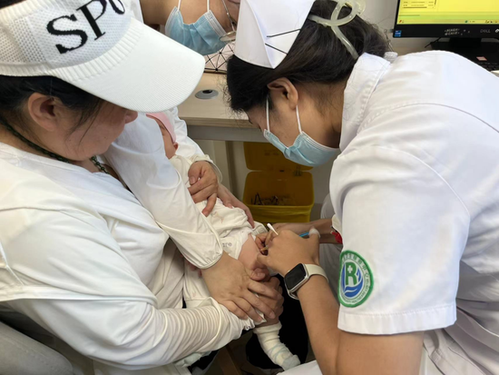 首個嬰兒合胞病毒預防單抗在北京落地開打 1歲內嬰兒可注射