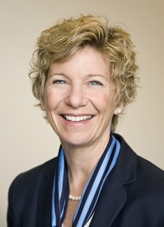 比尔及梅琳达盖茨基金会首席执行官苏？德斯蒙德-黑尔曼（Sue Desmond-Hellmann）