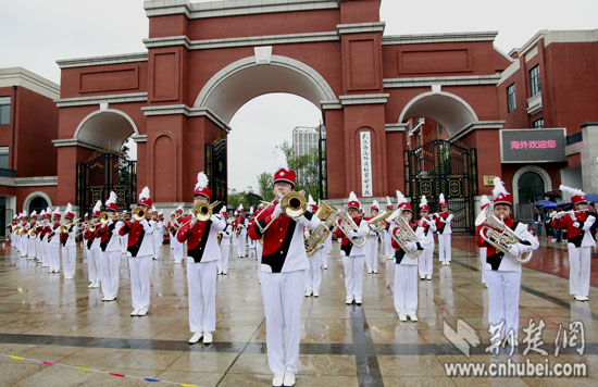 北京豪门学校落户武汉 学费一年最高达12万(图