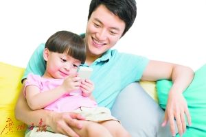 如今,“触网”越来越低龄化(图/视觉中国)。