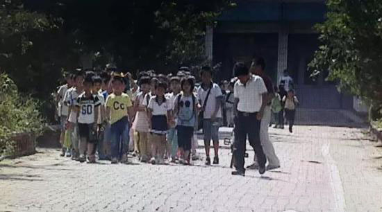 乐陵一小学班63人被扇耳光