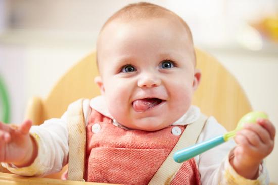 如何让宝宝“吃”出一口好牙？盘点对牙有益的食物