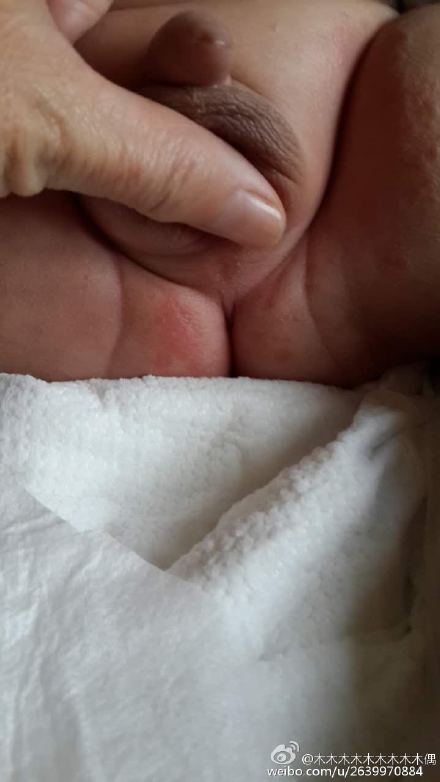 如何给宝宝洗屁股不费劲 ahJp-fxypipt0889736.jpg