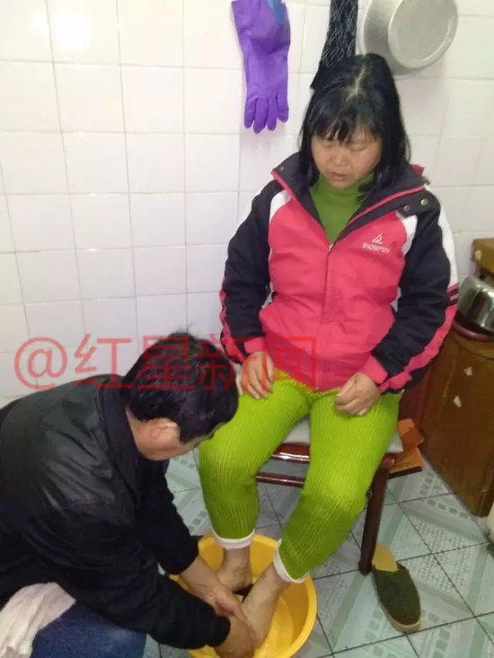 滕优霞如斯生活不克不及自理,丈夫李凯成了她的依附