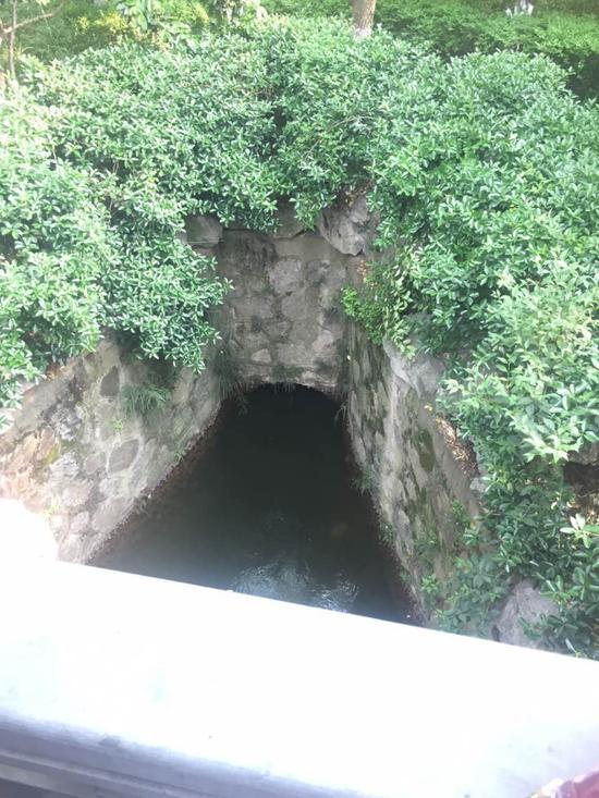 事发明场