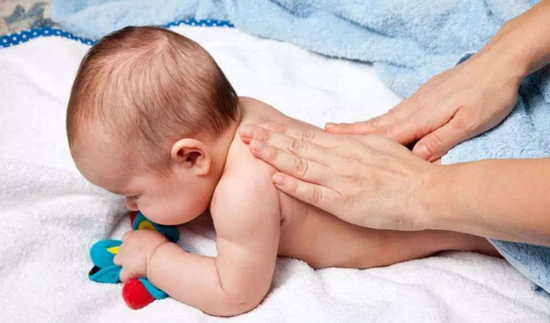 育儿心得：多抚摸 少生病