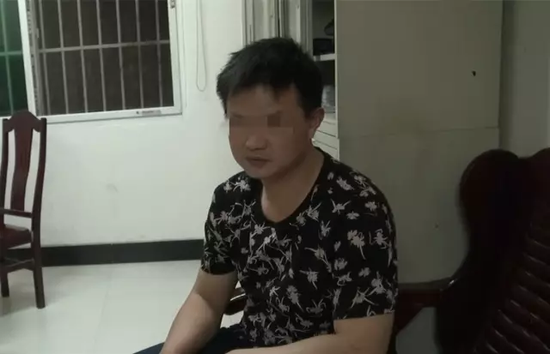 (邓先生说起孩子的事情,差点流泪)