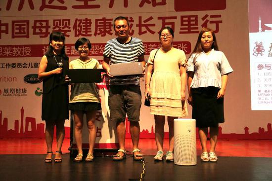 现场获得LIFAair空气净化器的荣幸家庭