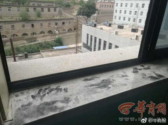 妊妇因疼而想剖腹却被拒