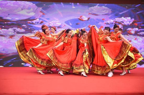 师生表演