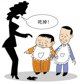 第七宗罪：吃废纸_幼儿园老师如此狠心——虐童“十宗罪”第7张